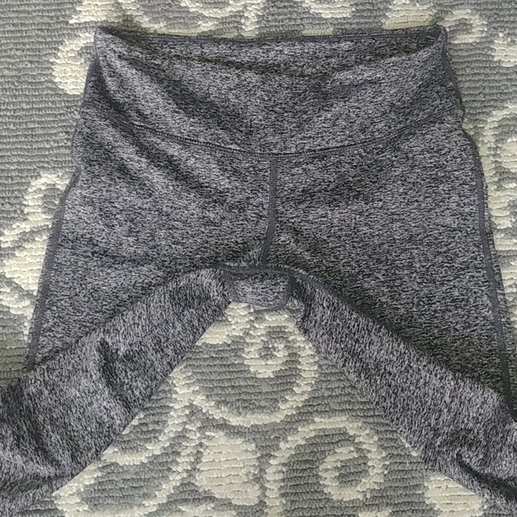 🤸TNA ATMOSPHERE LEGGINGS XS Aritzia - Picture 5 of 7